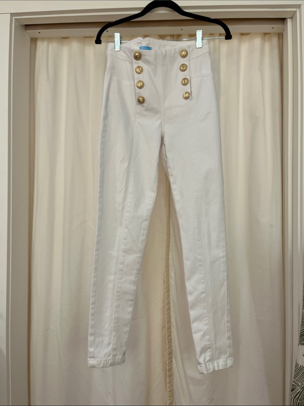 J. McLaughlin White Pants with Blue Label and Gold Button Detail